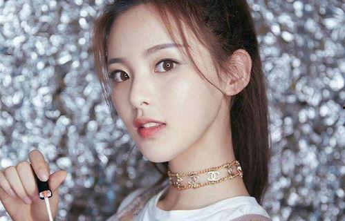 娱乐圈吃瓜小妹妹小说,瓜田里的甜蜜陷阱